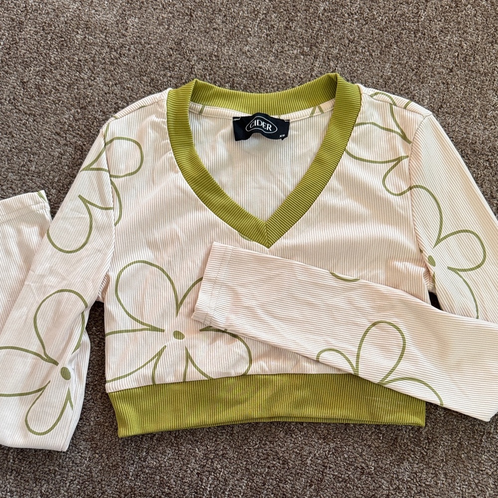Cider Cream and Green Floral V-Neck Top
